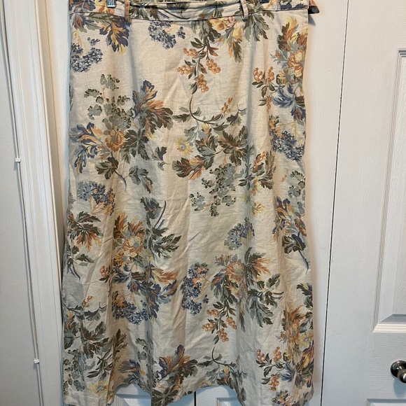 Tabi Dresses & Skirts - Tabi size 16 linen blend skirt